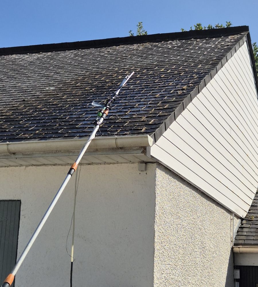 Traitement de toiture complété à la perche télescopique de 10 m
